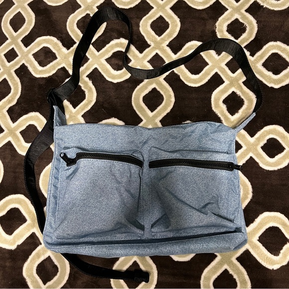 Baggu Medium Cargo Crossbody Bag in Digital Denim GUC - Picture 1 of 3